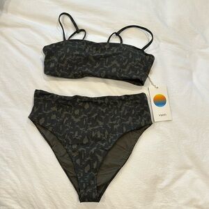 NEW VUORI bikini top and bottom small